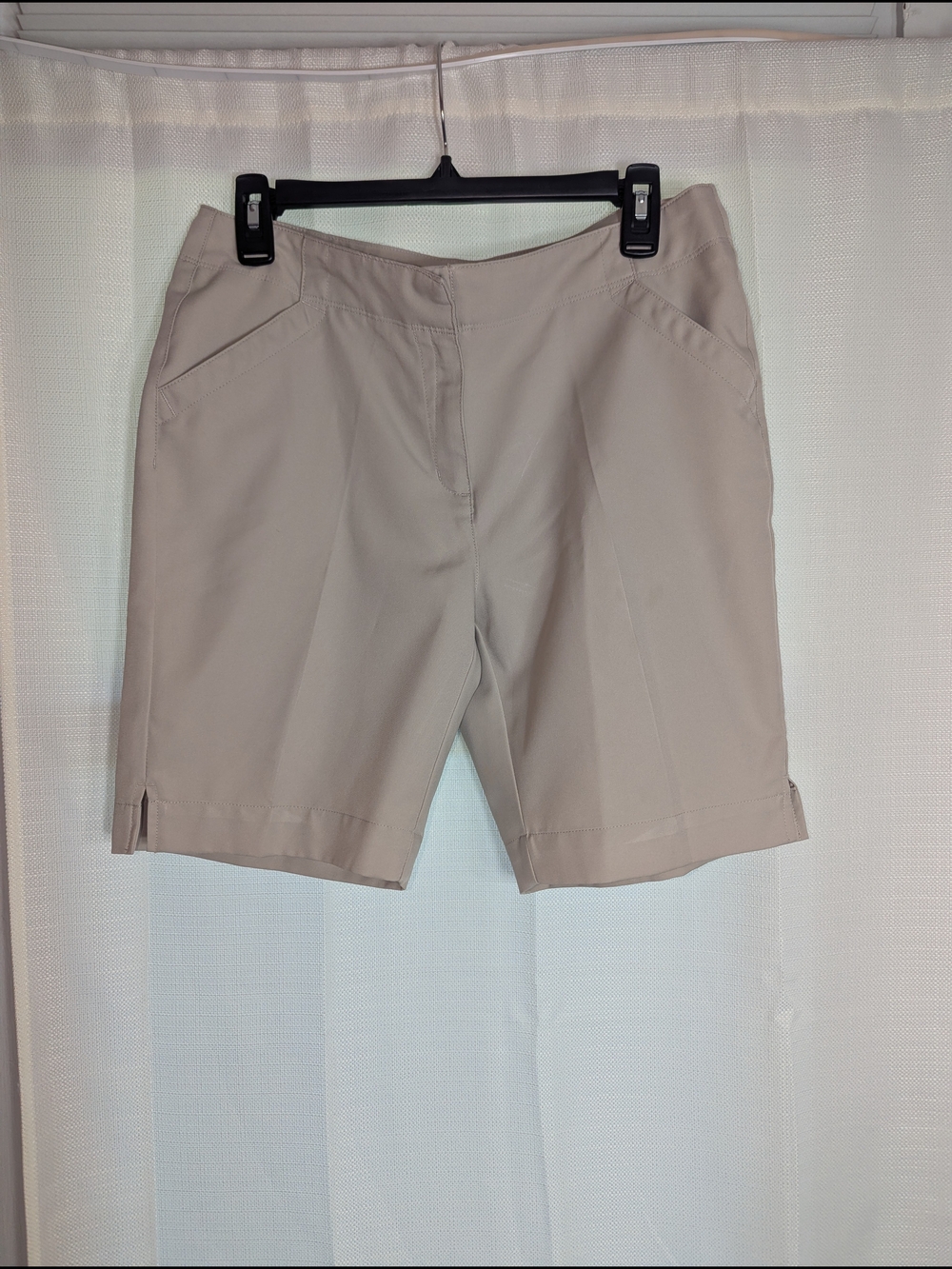 PGA Tour Women's Light Beige Bermuda Shorts